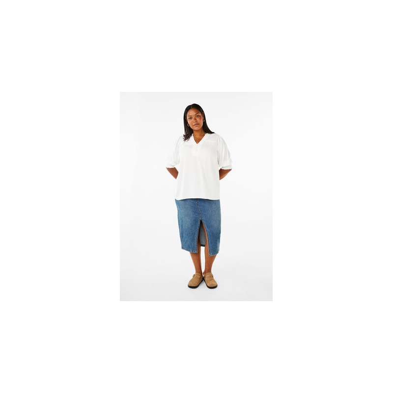 E04570A-1101_ModelFullBody.jpg
