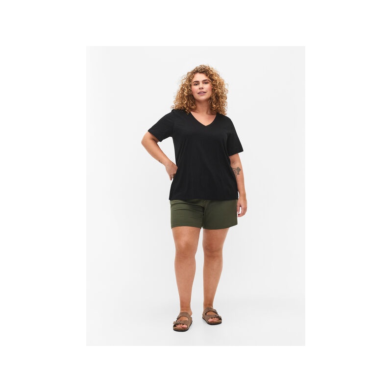 M57923A-0199_ModelFullBody.jpg