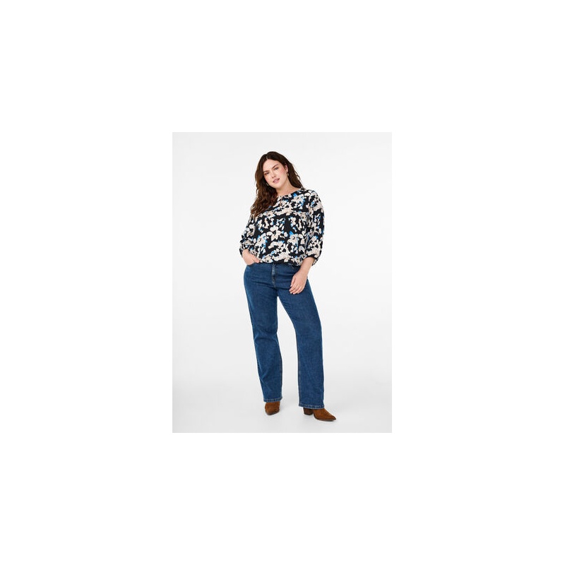 V00057A-9996_ModelFullBody.jpg