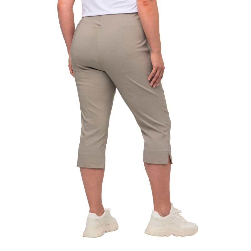 722031679_model_w_02.jpg