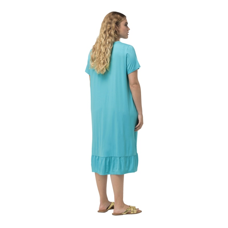 829639740_model_w_02 (1).jpg