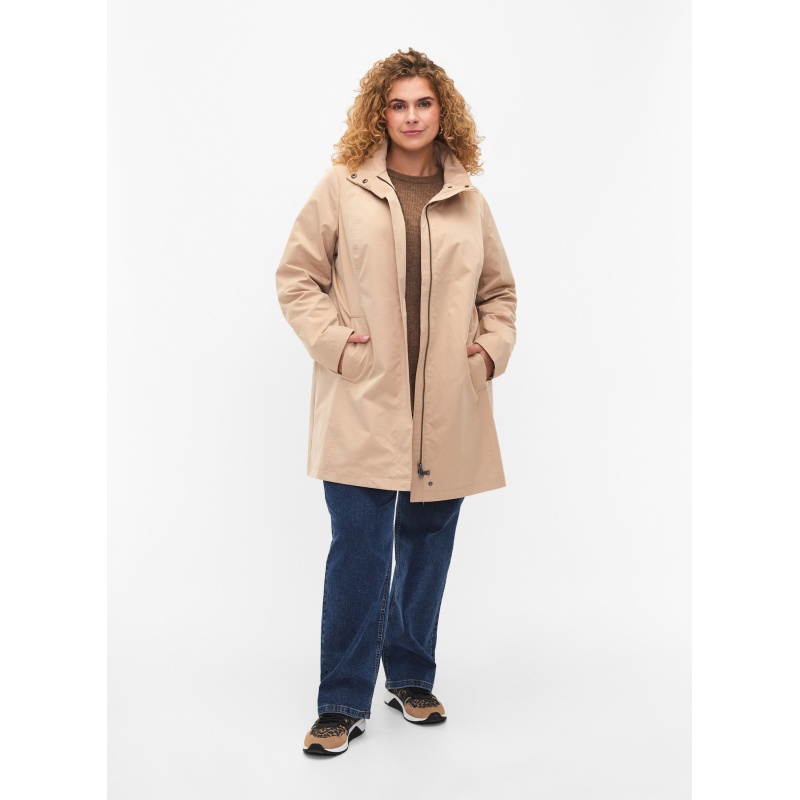 CA61316A-0711_ModelFullBody.jpg
