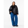 M61386A-0199_ModelFullBody.jpg